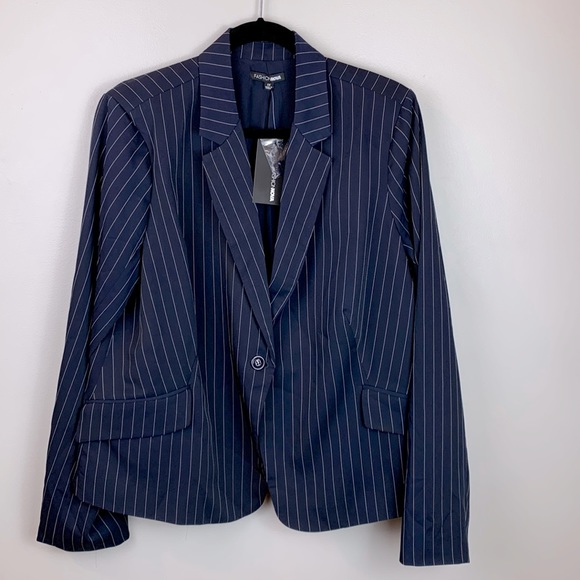 Fashion Nova Profresh Pinstripe Blazer NEW! - Picture 3 of 6